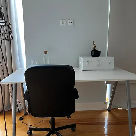 Homestay No Chiado Baixa De - Em Apartamento Partilhado Lisbon